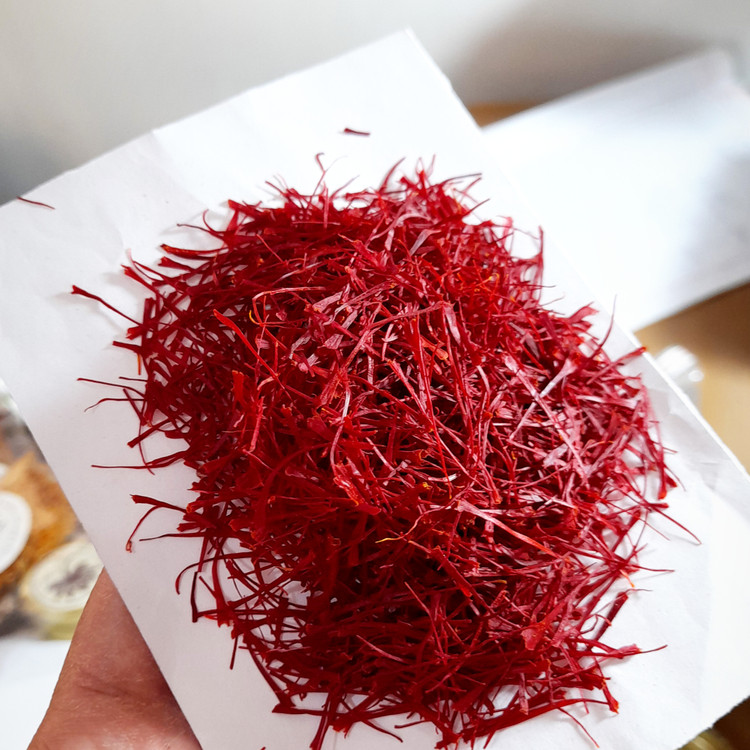 زعفران سوپر نگین قلم سه سانتی